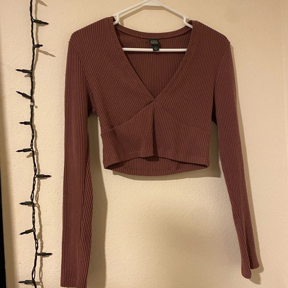 Cropped Long Sleeve V-Neck
